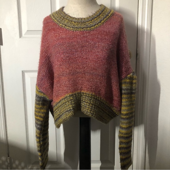 Urban Outfitters Lennon Crop Sweater - Picture 3 of 7